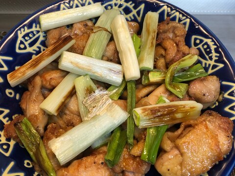 ラー油deほんのりピリ辛鶏肉とネギ塩炒め^_^